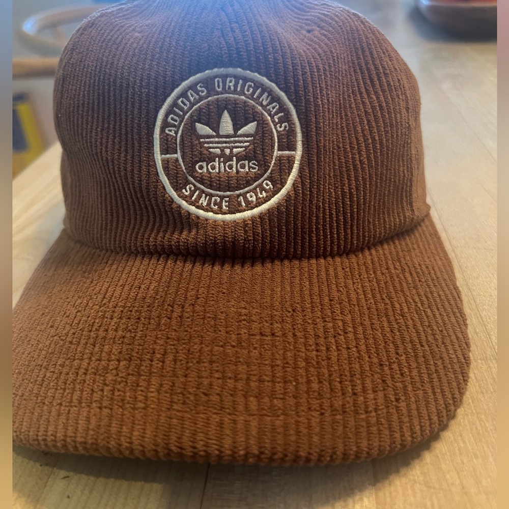 🤎Adidas🤎 Originals Corduroy Brown Hat - Picture 4 of 7